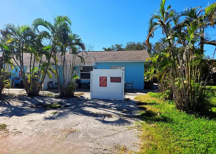 Charming Beachside Retreat #1 - Steps To The